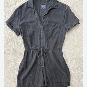 Abercrombie & Fitch Charcoal Jumpsuit size small shorts short sleeve